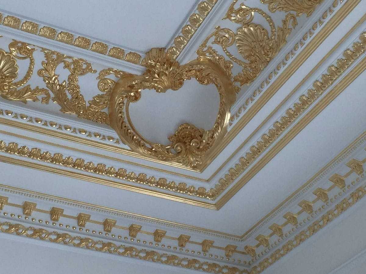 Cách thi công phào chỉ PU: Hướng dẫn chi tiết 4 bước thi công